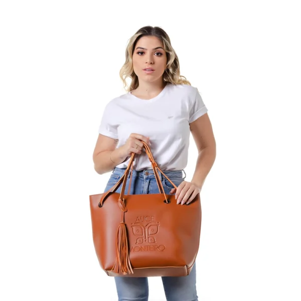  Bolsa Feminina Caramelo Alice Monteiro – Elegância e Praticidade no Seu Dia a Dia - Image 7