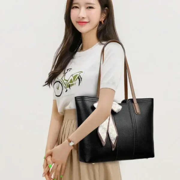 Bolsa Feminina  Soft Elegance VANDERWAH – Estilo Casual com Sofisticação e Conforto no Seu Dia a Dia - Image 2
