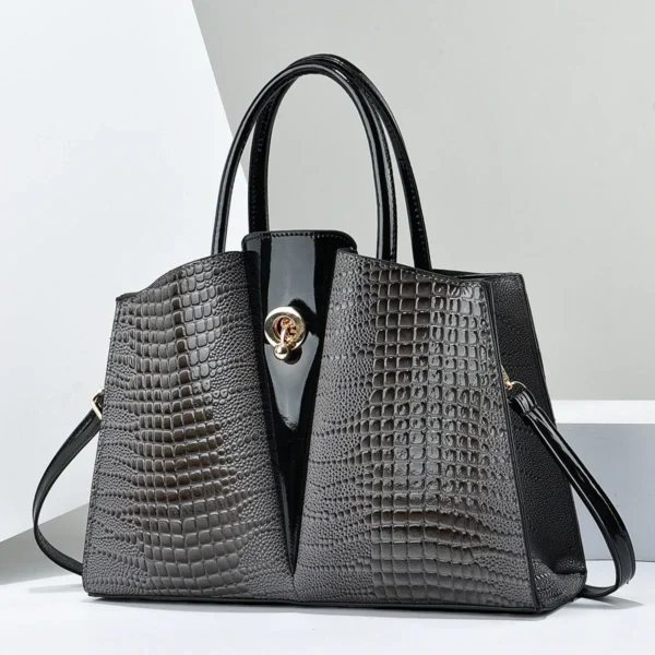 Bolsa Feminina Classic Retro Luxe – Estilo Atemporal com Espaço e Sofisticação - Image 7